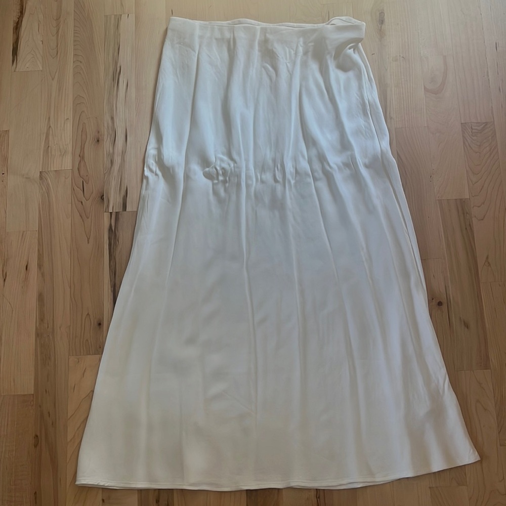 NWOT white bias slip skirt from Anthropologie 🤍